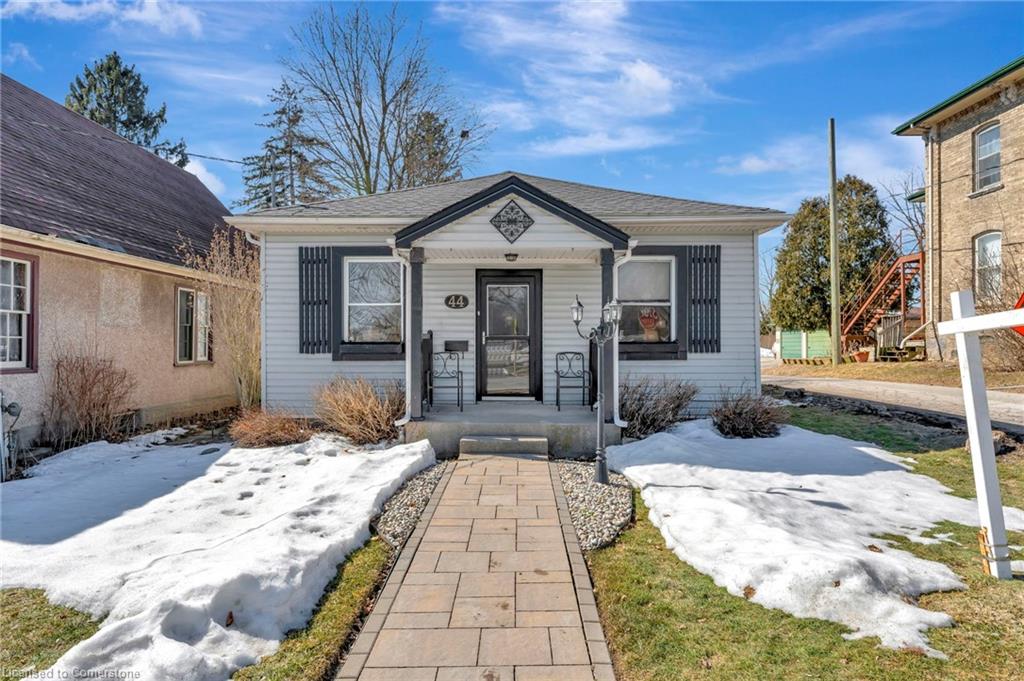 44 Broadway Street W Property Photo
