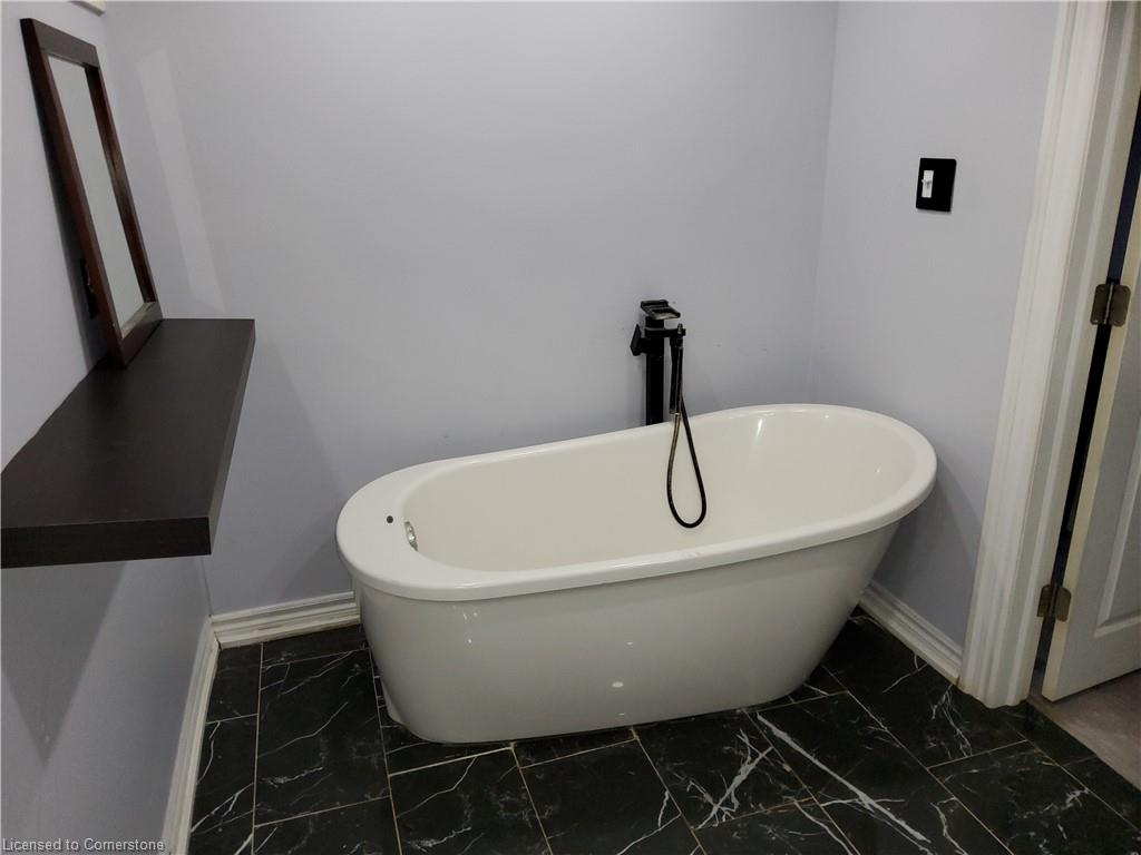 7 Usher Street Property Photo 18