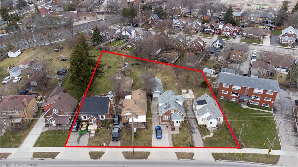 296 Ottawa Street S Property Photo 4