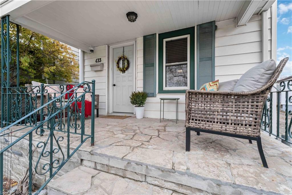 433 Davis Street Property Photo
