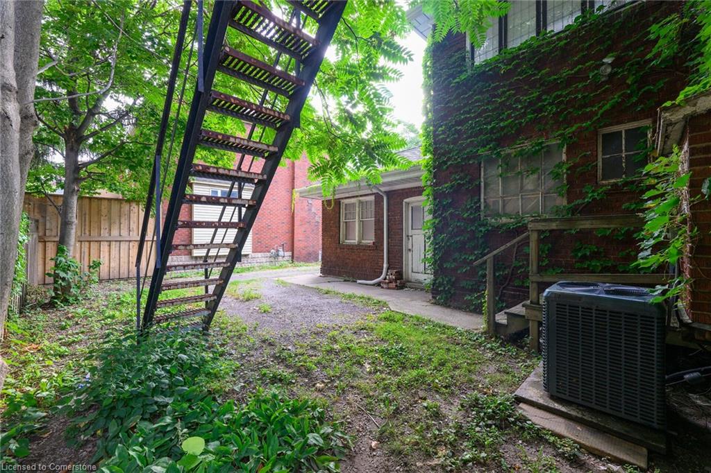 414 Main Street E Property Photo 24