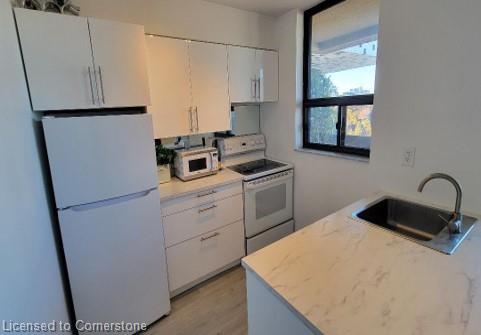 701-105 Mccaul Street Property Photo 5