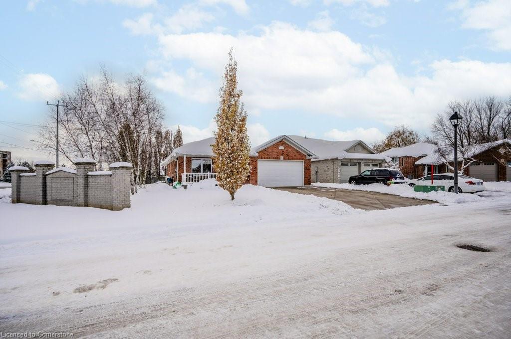 6 Abraham Drive N Property Photo