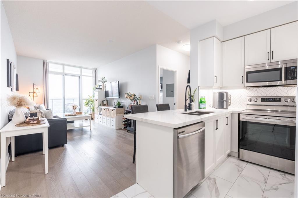 1611-90 Absolute Avenue Property Photo