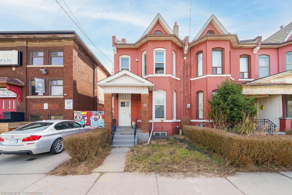 136 Macnab Street N Property Photo