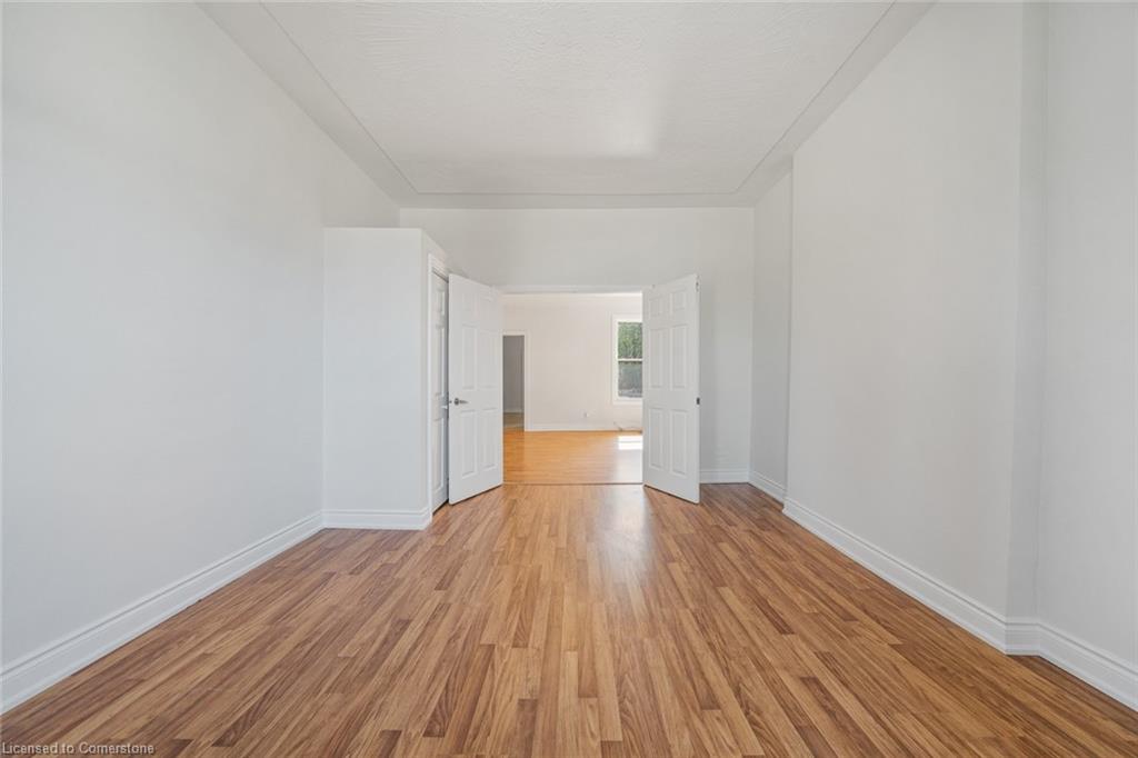 136 Macnab Street N Property Photo 6
