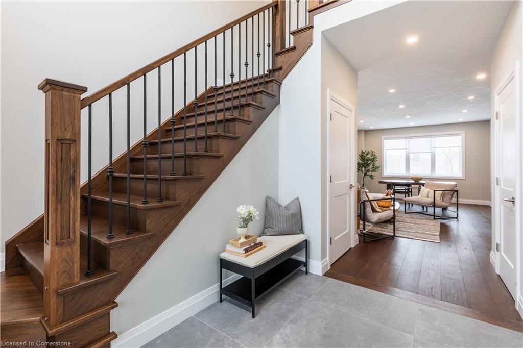 445 Garden Street Property Photo 4