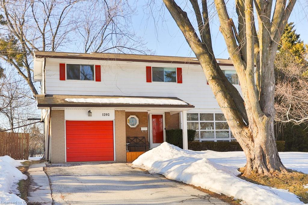 1292 Elgin Crescent Property Photo