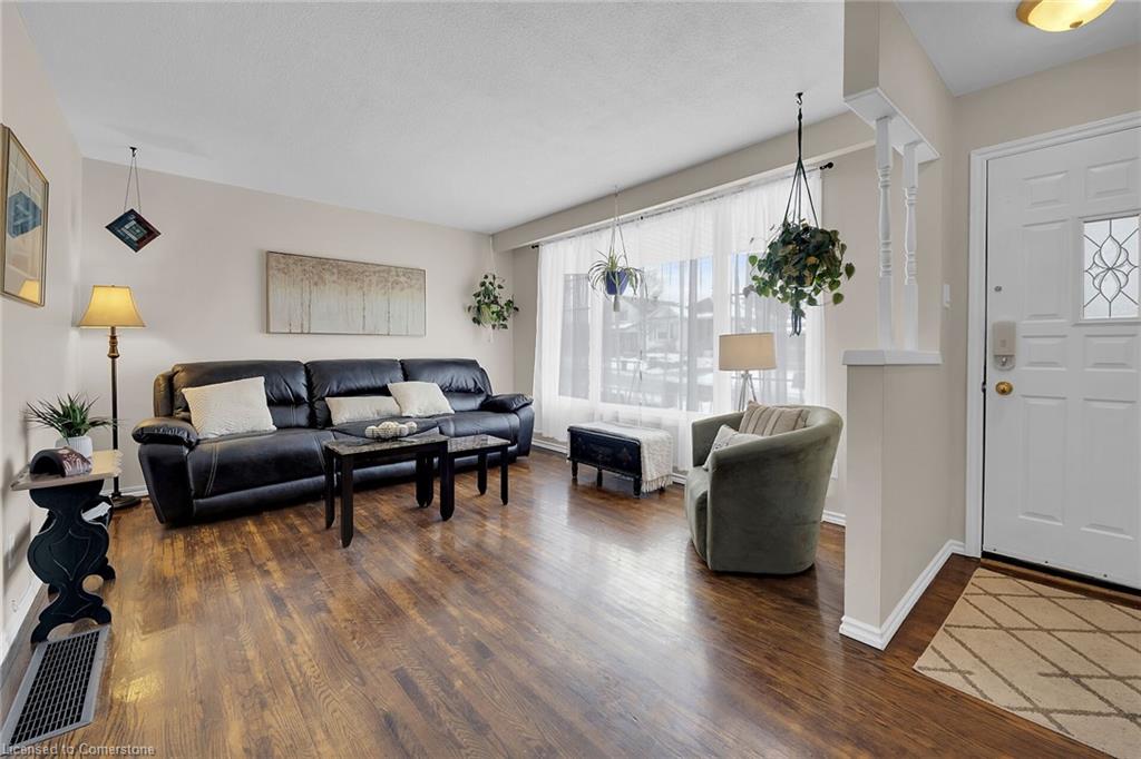 221 East 24th Street Property Photo 3