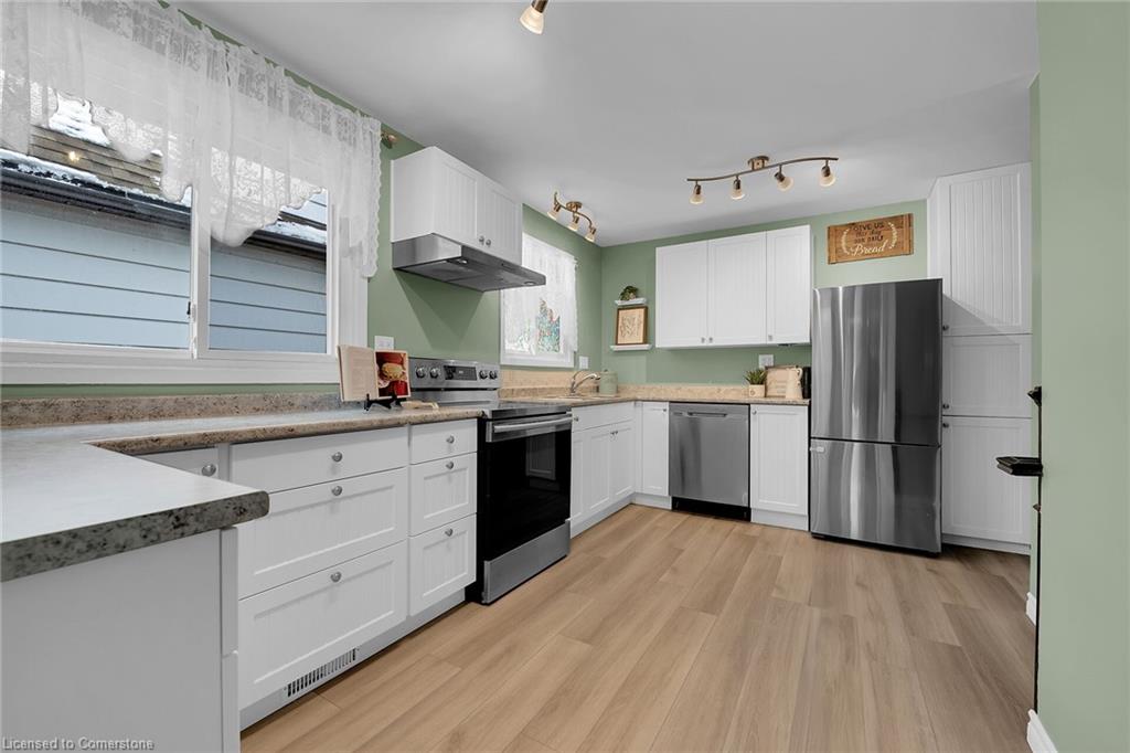 221 East 24th Street Property Photo 9