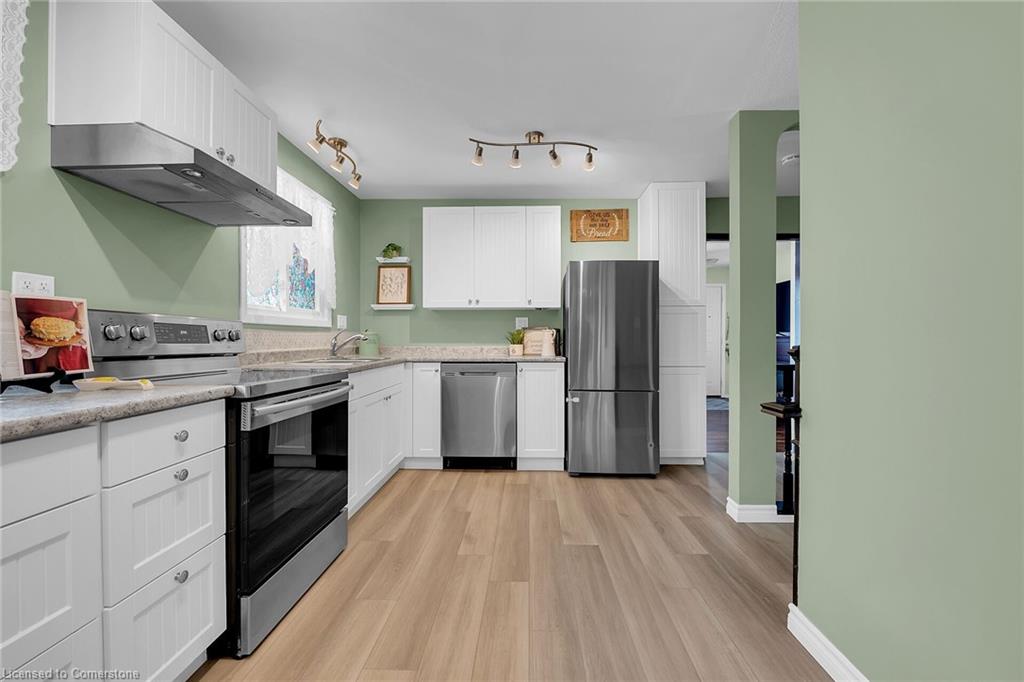 221 East 24th Street Property Photo 10