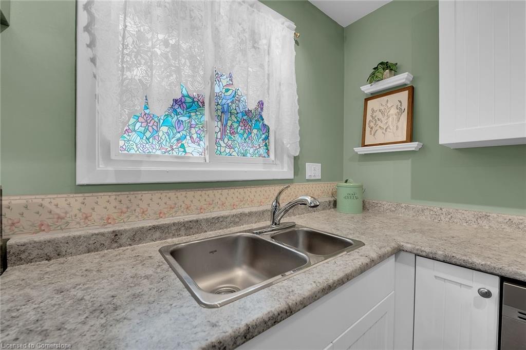 221 East 24th Street Property Photo 11