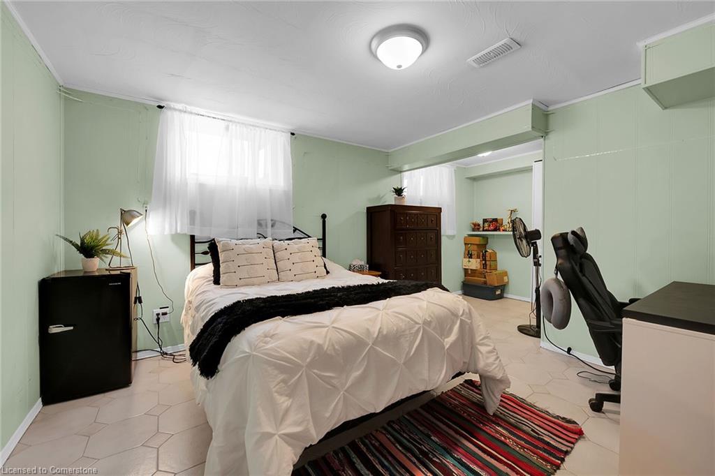 221 East 24th Street Property Photo 22