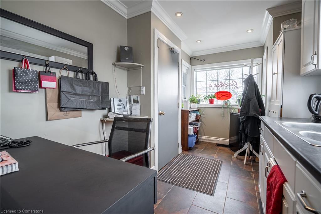 1041 Brant Street Property Photo 6