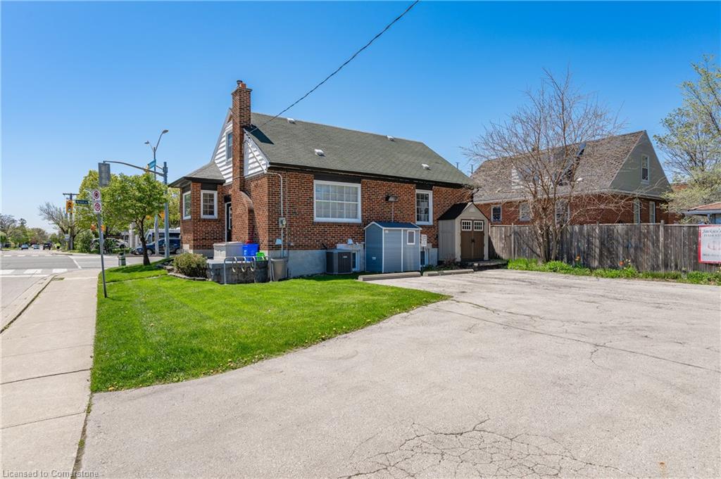 1041 Brant Street Property Photo 27