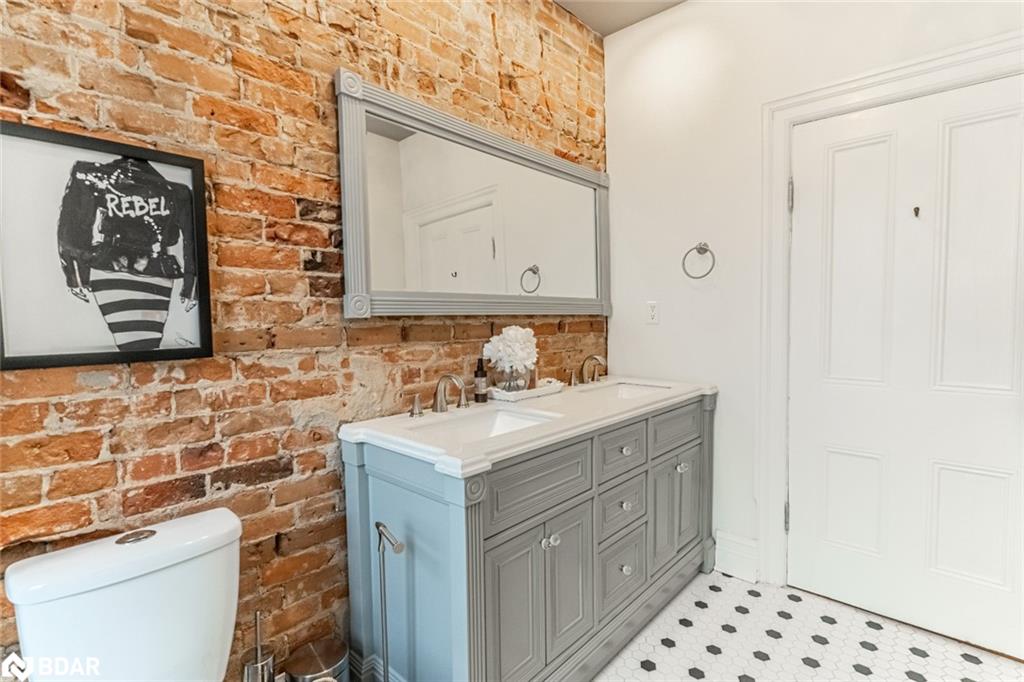 72 High Street Property Photo 16