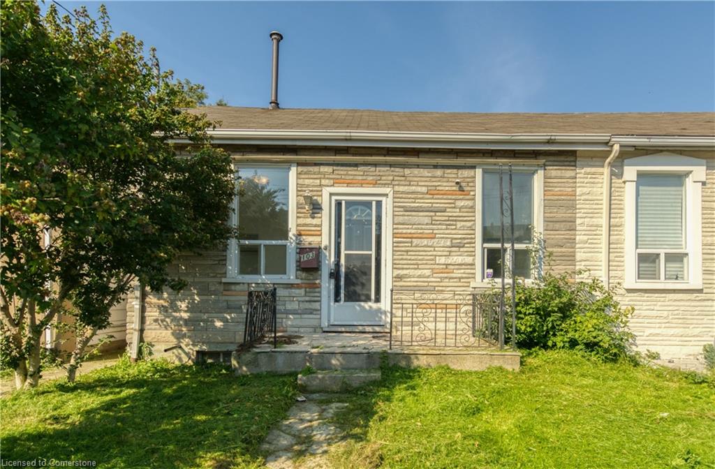 103 Emerald Street N Property Photo