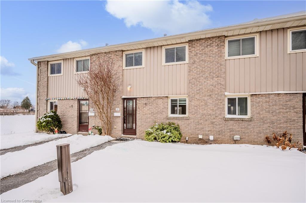 27-25 Upper Canada Drive Property Photo 2
