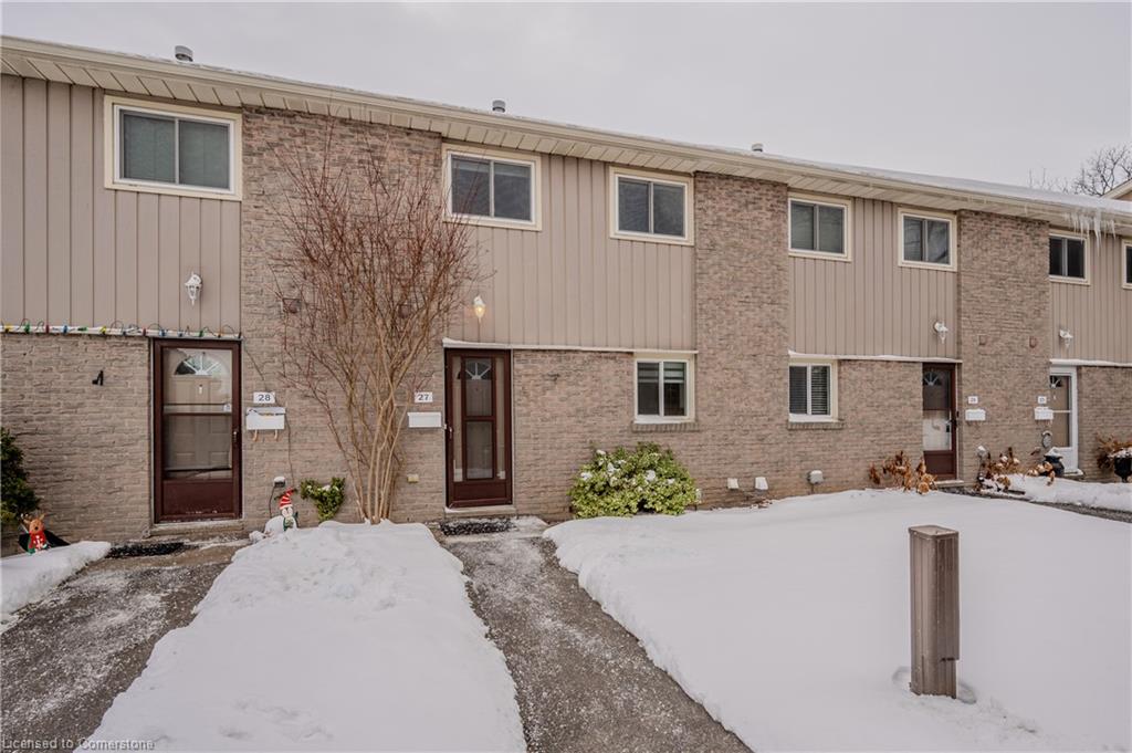 27-25 Upper Canada Drive Property Photo 3