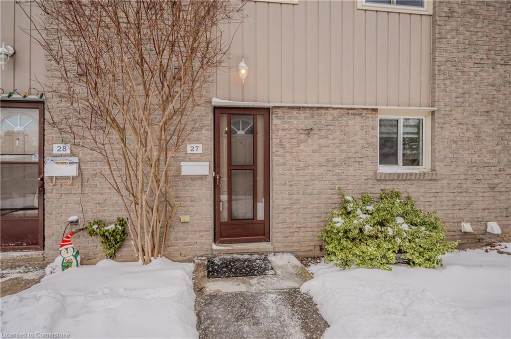 27-25 Upper Canada Drive Property Photo 4