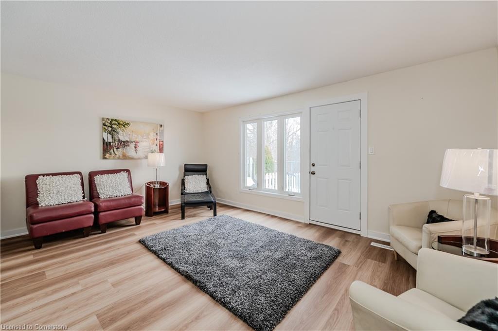 27-25 Upper Canada Drive Property Photo 7