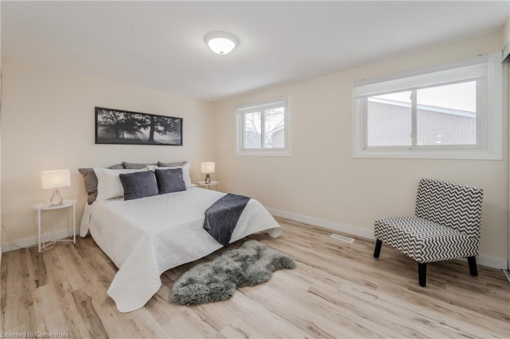 27-25 Upper Canada Drive Property Photo 15