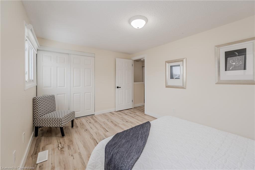 27-25 Upper Canada Drive Property Photo 16