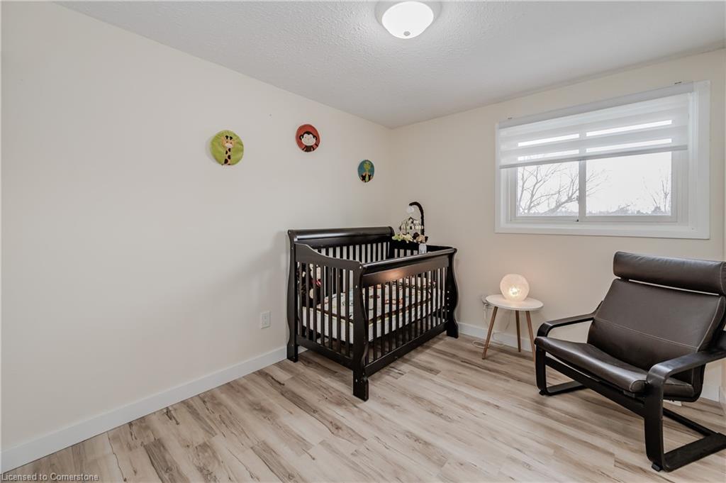 27-25 Upper Canada Drive Property Photo 17