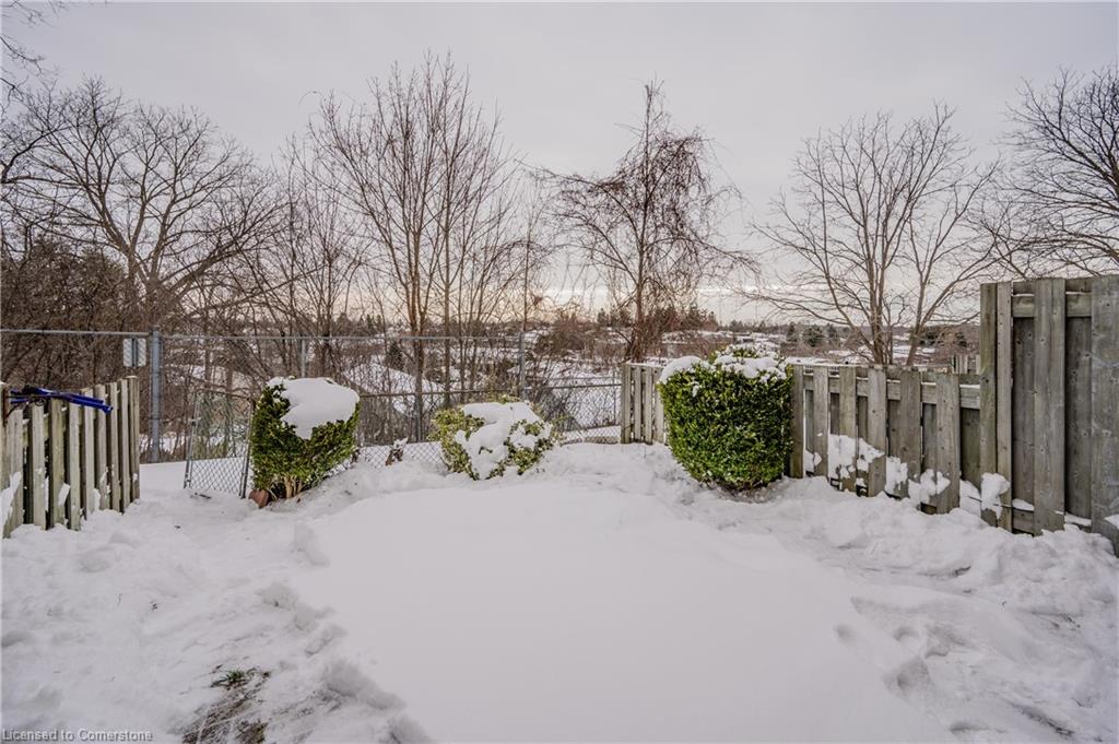 27-25 Upper Canada Drive Property Photo 25