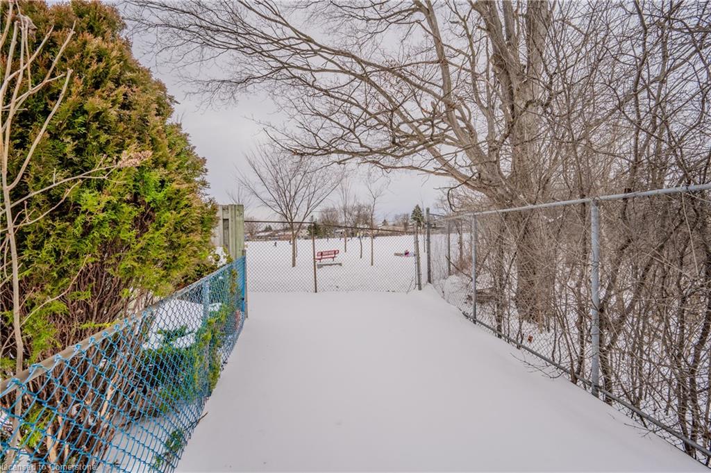 27-25 Upper Canada Drive Property Photo 30