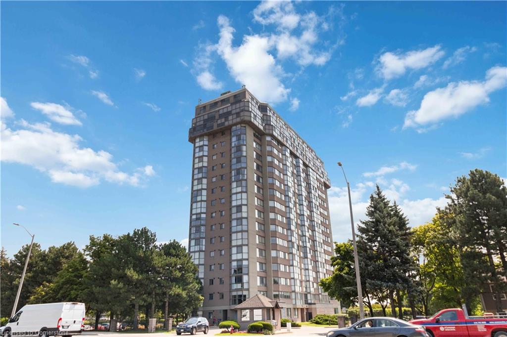 202-880 Dundas Street Property Photo