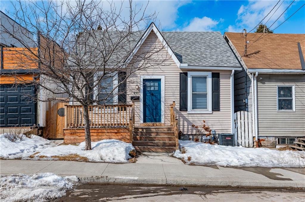491 Ferguson Street N Property Photo