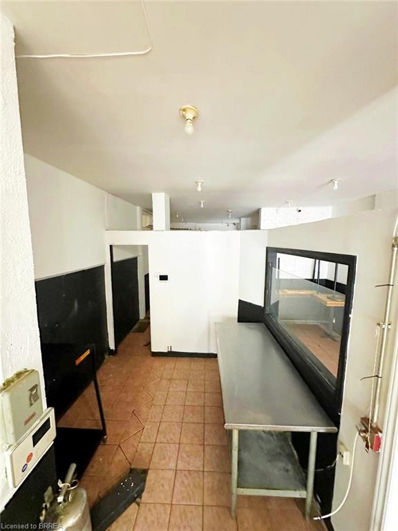 28 Barton Street E Property Photo 7