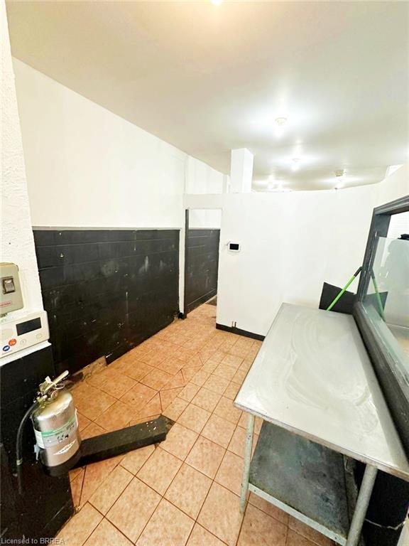 28 Barton Street E Property Photo 8