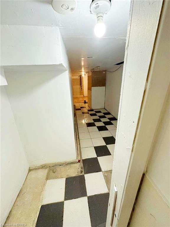 28 Barton Street E Property Photo 17