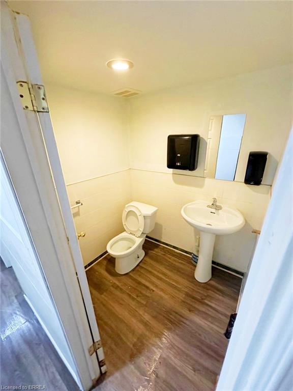 28 Barton Street E Property Photo 18