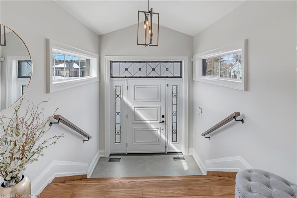 6 Credit Street Property Photo 10
