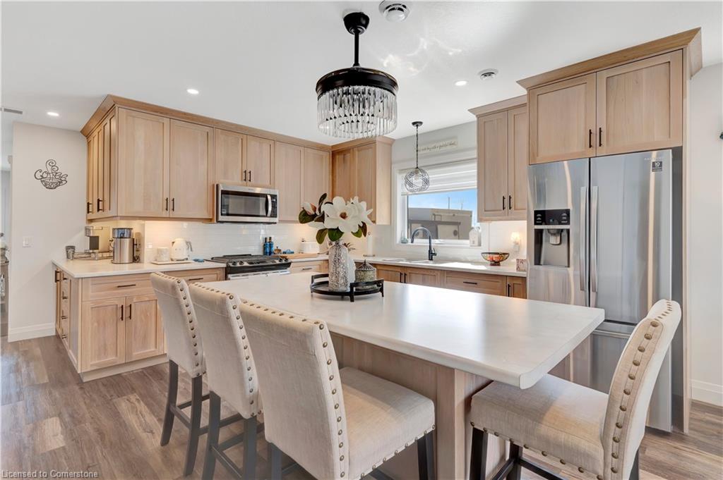 695 Yonge Street Property Photo 8