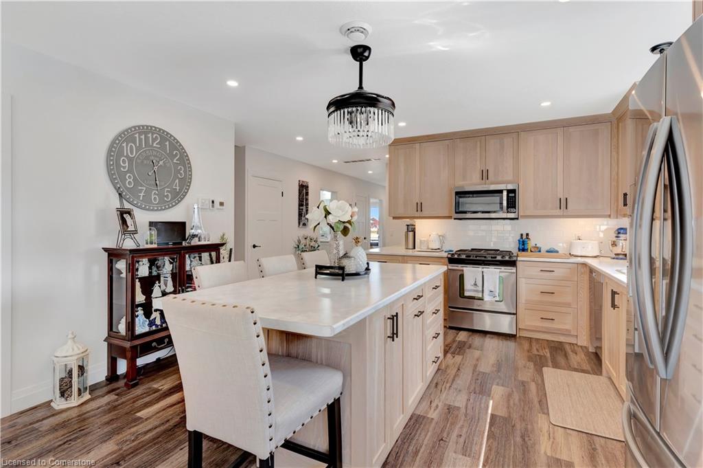 695 Yonge Street Property Photo 10