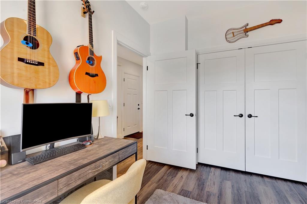 695 Yonge Street Property Photo 21