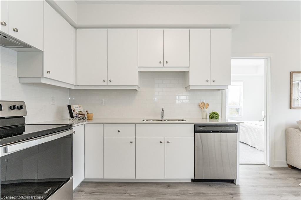 502-251 Northfield Drive E Property Photo 16