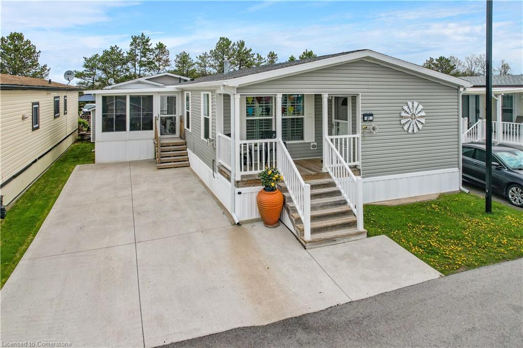 81-3033 Townline Road Property Photo 1
