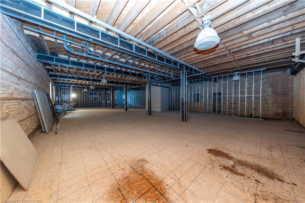 137 King Street E Property Photo 6