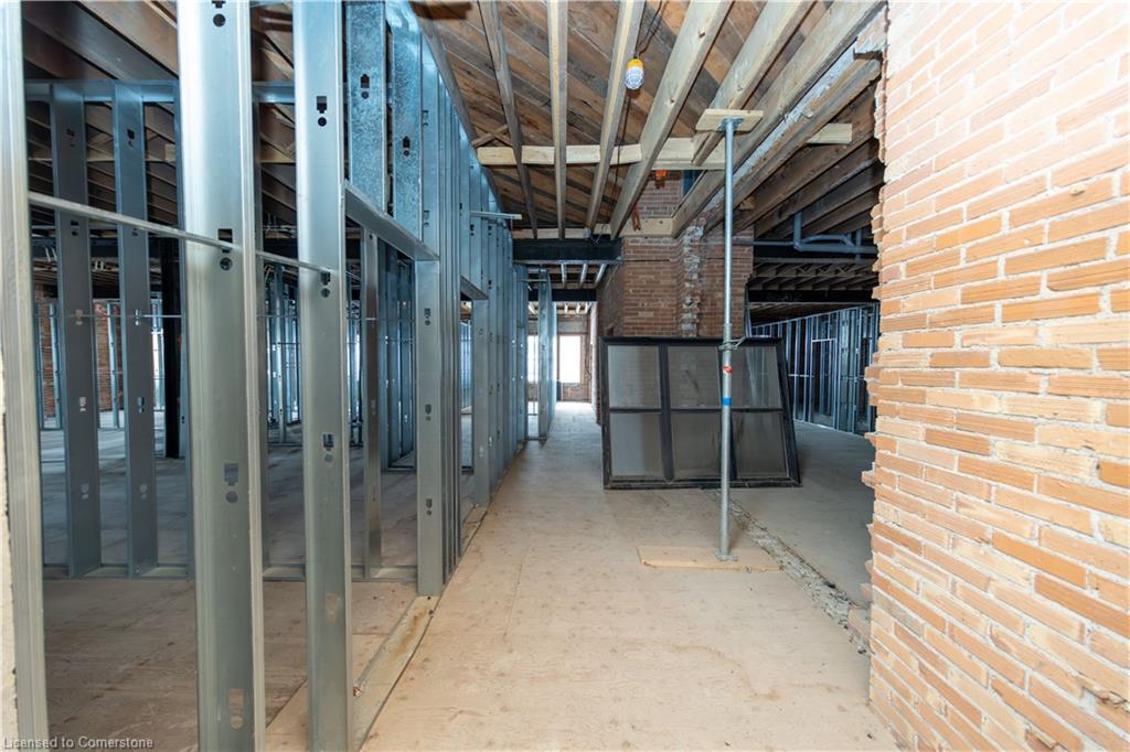 137 King Street E Property Photo 8