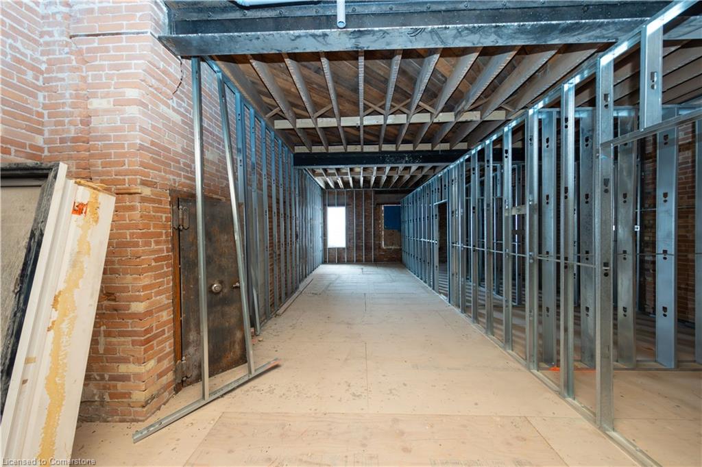 137 King Street E Property Photo 9