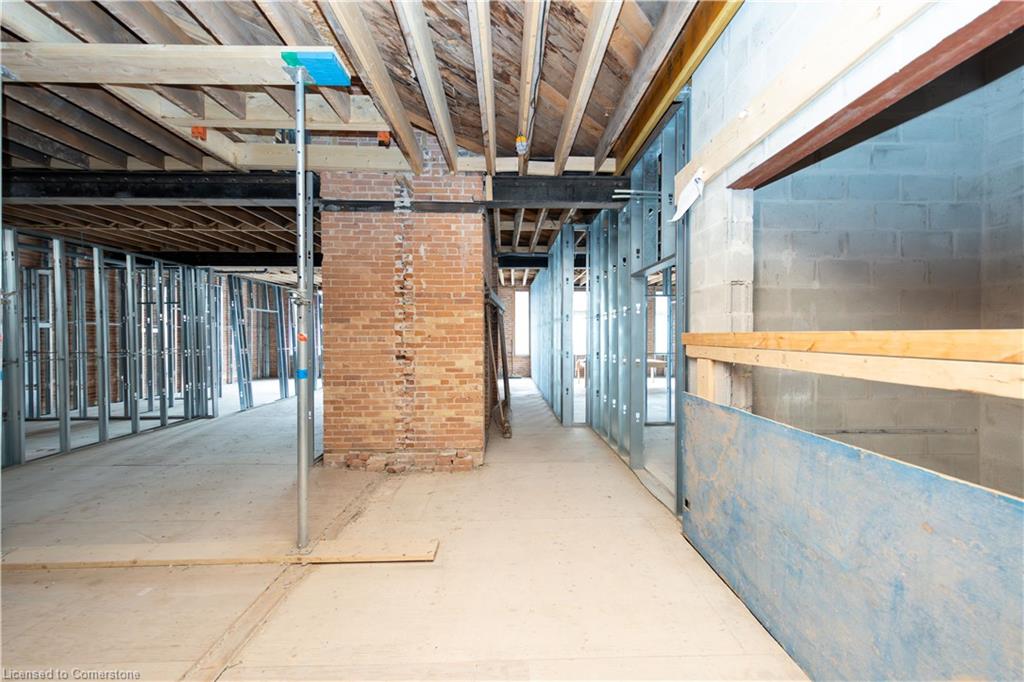 137 King Street E Property Photo 11
