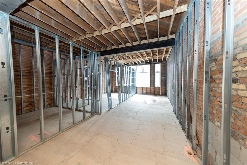 137 King Street E Property Photo 12
