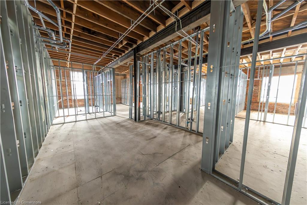 137 King Street E Property Photo 16