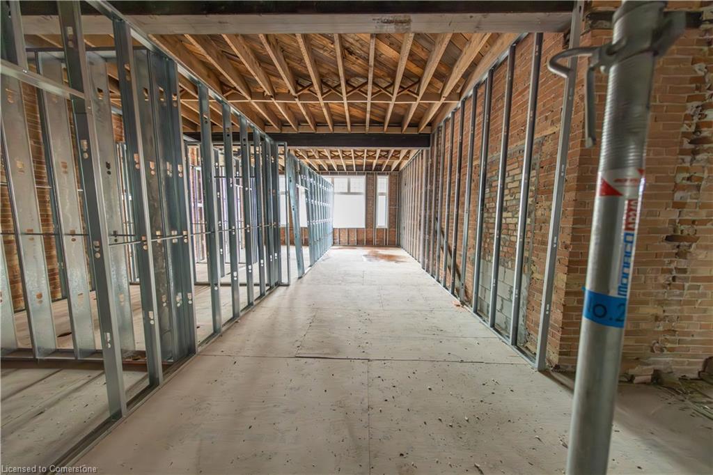 137 King Street E Property Photo 18