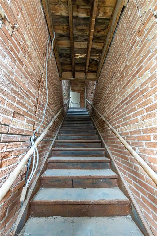 137 King Street E Property Photo 20